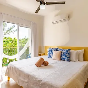 Bed Away , Cancun Mexico